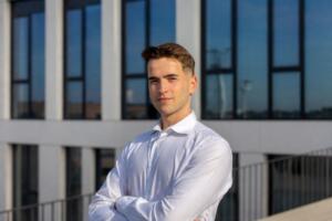 Jakub Rochlitz, Analis Pasaran di eToro