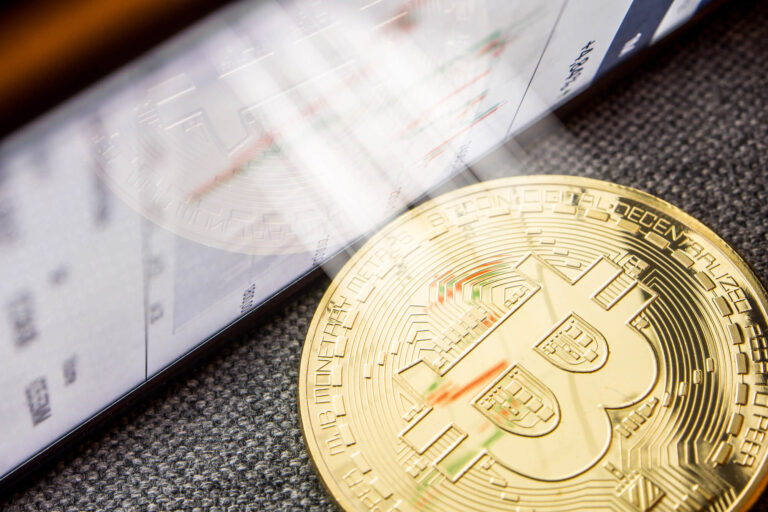Откройте для себя преимущества биткоина в портфеле как инструмента для повышения доходности и защиты от инфляции.